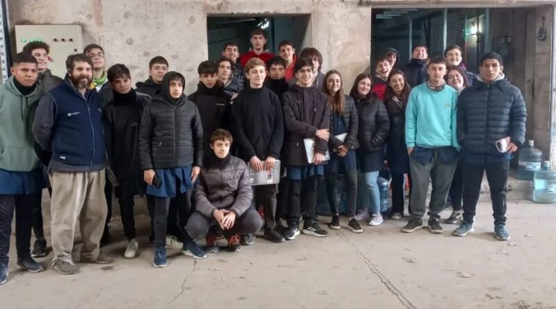ALUMNOS DE LA ESCUELA TÉCNICA VISITARON DIFERENTES FIRMAS LOCALES